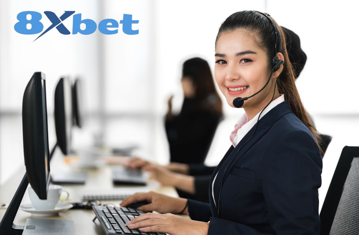 liên hệ 8xbet qua hotline